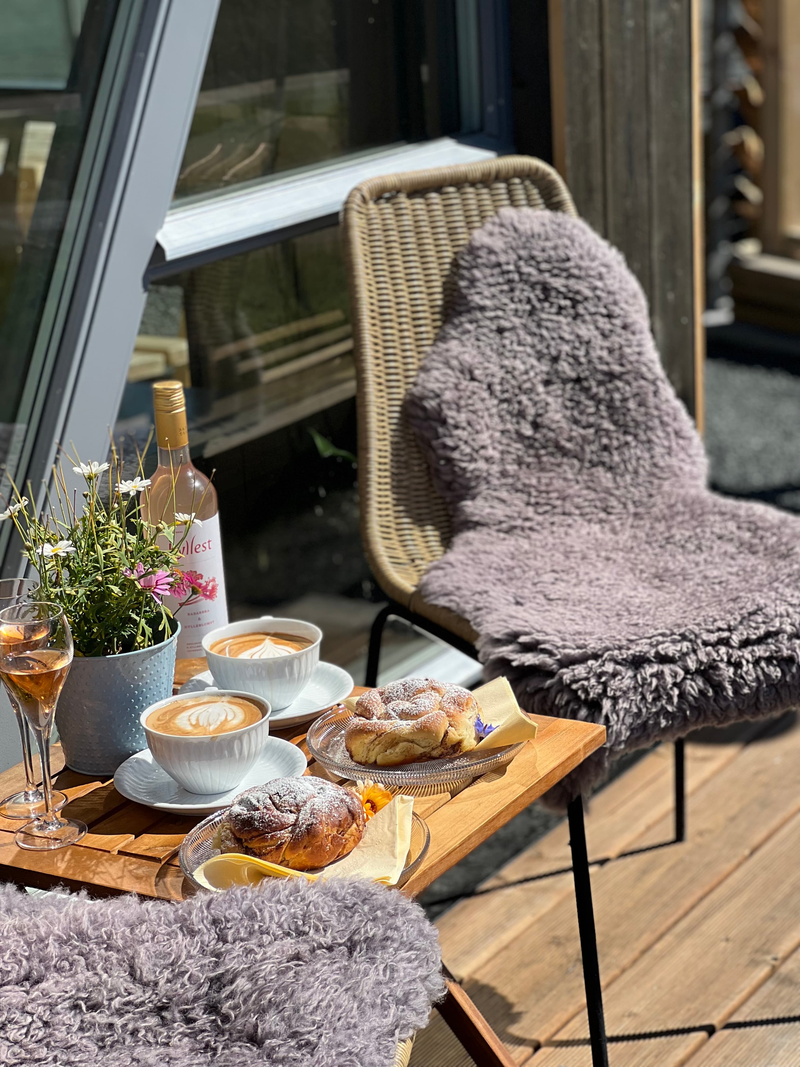 Lega café outdoor seating